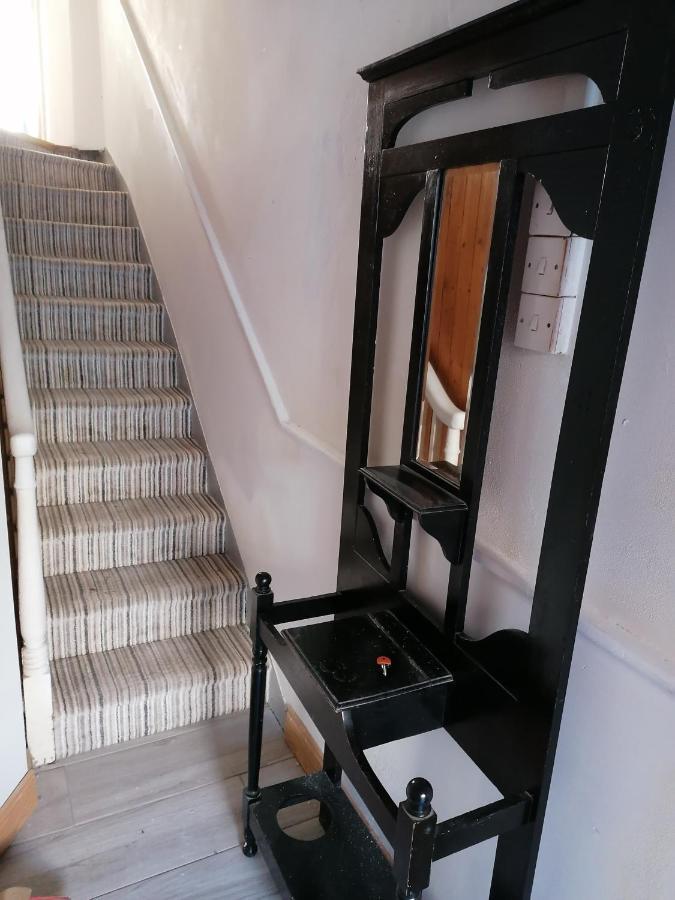 Ferguson'S Traditional Townhouse Dunkineely Екстер'єр фото